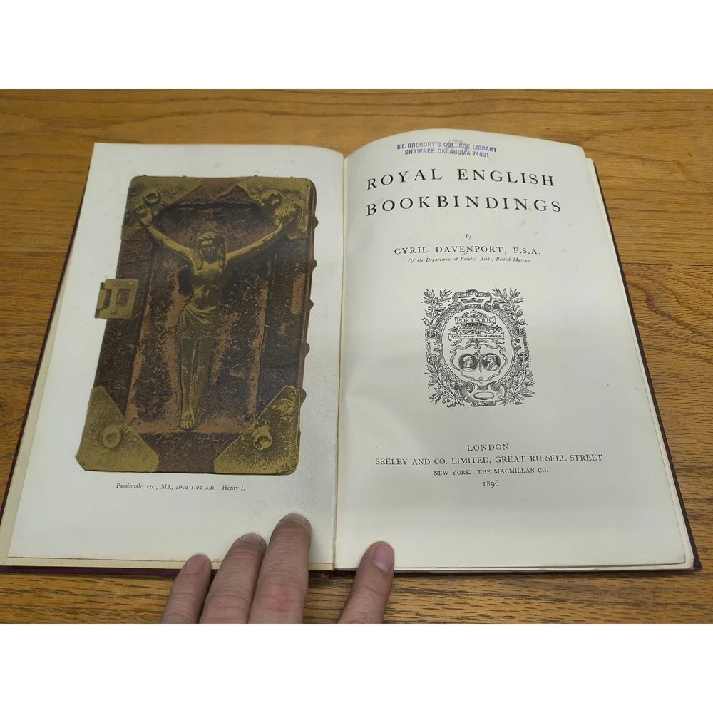 Royal English Bookbindings 1896‎ Cyril Davenport Hardcover